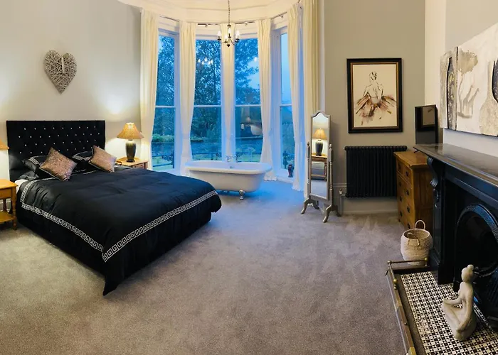 Luxury Garden Apartment Under The Castle, Dover